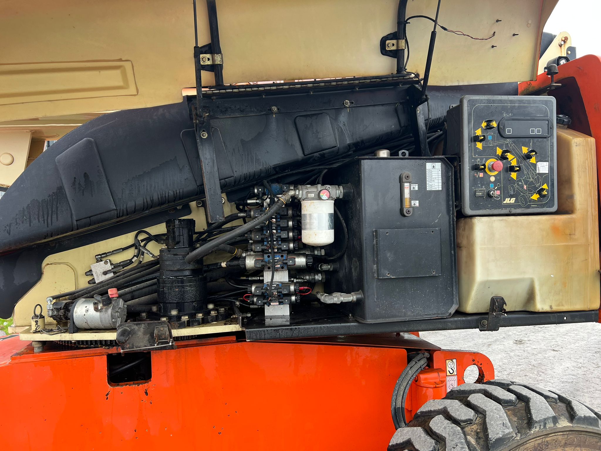 Sold - Articulated Boom Lift - View 2